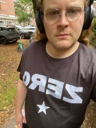 Philipp Joy Reinhardt (@joyslowburn) • Instagram photos and videos