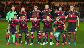 Drei spieler der mannschaft, die 2015 das finale im elfmeterschießen gegen schweden verlor, standen zwölf monate später im. In Bestbesetzung Kader Fur U21 Em Nominiert Netzathleten De