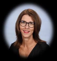 Stephanie Mole's Instagram, Twitter & Facebook