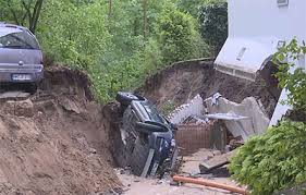 Auf der karte erkennen sie, an welchen orten in gebieten unwetter wie sturm/orkan, starkregen, starkschneefall, gewitter oder glatteisregen bevorstehen. Sturzfluten Und Hagelmassen Unwetter An Vater Und Muttertag Wetternews Wetteronline