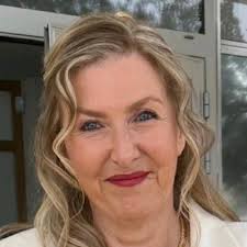 C'est parti ! Heureuse d'avoir rejoint la grande famille KELLER WILLIAMS  AVINA ! Du souffle, de l'énergie, et de la bonne humeur ajoutés à une  solide formation et des outils tec super