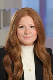 Samantha Mundell's Instagram, Twitter & Facebook