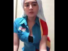 Mata mines menjadi pegawai indomaret : Goyangan Cewek Indomaret Youtube