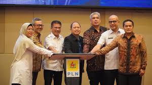 PLN Sumbar Luncurkan Program Undian Umroh bagi Pengguna PLN Mobile