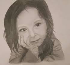 Hi guys 🙂 here's one of my latest portraits, her name is Evie