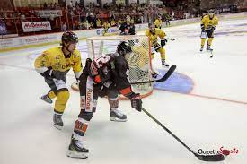 2 équipes de six joueurs. Hockey Sur Glace L Important N Est Pas Le Resultat Mais Le Processus Gazettesports