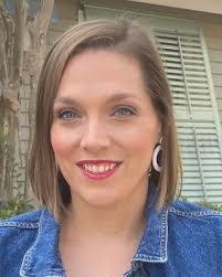 Laura Squires's Instagram, Twitter & Facebook