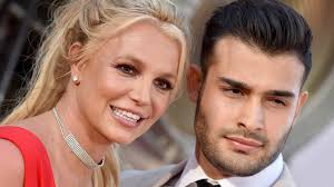 Britney Spears kết hôn với Sam Asghari sau khi chồng cũ 'đột nhập' vào lễ  cưới