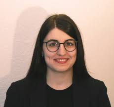 Lisa Schuttler's Instagram, Twitter & Facebook