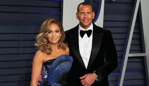 Jennifer lopez is filming in the dominican republic and alex rodriguez is in miami, but they're not breaking up — they're reportedly working things out. Jennifer Lopez Cuanto Dinero Tiene En Comparacion A Su Novio Alex Rodriguez Off Side Depor
