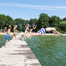 Op de leersumse plassen waren mensen aan het schaatsen. Buitenzwemmen In Utrecht Vrijetijdkrant