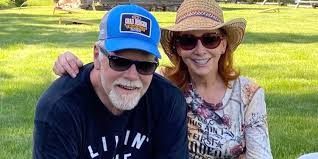 Oct 05, 2020 · reba mcentire is officially off the market! Reba Mcentire Shares Photo With Boyfriend Rex Linn People Com