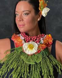 Today's Art in Bloom feature showcases the talents of Devin Stoll of  @thevelvetpoppyfloral. The Velvet Poppy is located downtown Byron, Illinois  about 1 block north of scenic IL Route 2. They specialize