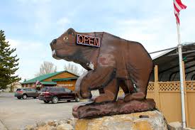 The Famous Bear Lake Pizza Landmark Old Ephraim In Garden City Utah Bear Lake Lake Lake Vacation