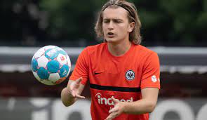 Bobic, ali akman ile türk futbolunun en büyük yeteneklerinden birini kazanmayı başardık. Auswartsspiel Die Spox Kolumne Eintracht Frankfurts Neuzugang Ali Akman Wie Sergio Aguero Aber Lost In Translation