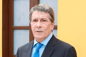 Juan Ferrara anuncia su retiro de los escenarios