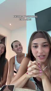 Extraños Shows de Jus Lombardi y Amigos