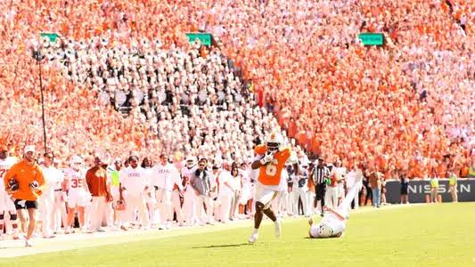 Postgame Notes: #14/13 Tennessee 17, #1/1 Texas 20 - University of Tennessee  Athletics