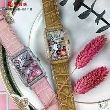 franck muller long island flower 系列 設計源於百花爭妍鬥麗的世界 優雅的花中之王牡丹 是高雅 富貴和力量的象徵 珍珠母貝錶盤微微閃爍 與浮雕鑲貼花朵的粉嫩色調相得益彰 franckmuller 法蘭克穆勒