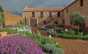 Jardin De Brezos En Somosaguas Madrid Urquijo Kastner Farmhouse Garden Patio Garden Mediterranean Garden Design