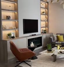 اسأل الرياض Pa Twitter من الخاص وين احصل اماكن يسوون لي نفس هالمكتبات حقت التلفزيون في الرياض