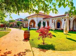 Aş vrea să cumpăr o casă în jurul bucureştiului, dar nu mă pricep la zone. Top 10 Pensiuni De Poveste Aproape De BucureÈti Pentru O Evadare De Weekend