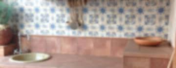 Las cocinas de estilo industrial suelen llevar en las paredes cerámica de imitación ladrillo en color blanco imitando el estilo de las paredes antiguas. Inspirate 10 Maravillosas Cocinas Rusticas De Obra Homify