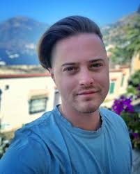 Lucas stephen grabeel (born november 23, 1984) is an american actor, singer, dancer, songwriter, director and producer. Lucas Grabeel Hat Auftritt In High School Musical Serie Promiflash De