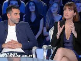 La députée lrem aurore bergé a déposé deux propositions de lois qui visent à mieux encadrer le port du voile. Culture Salut Les Terriens Critiquee Sur Sa Tenue Jugee Trop Sexy Sur Twitter La Deputee Aurore Berge Tacle Les Haters Revue De Tweets Pressfrom France