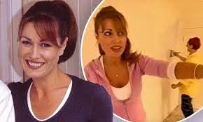 You know i've been asking the aussie tv networks for years to do an affordable design show. Australian Tv Show Changing Rooms Is Coming Back In 2019 After Ten Announces Its Reboot Daily Mail Online