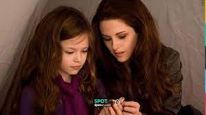 Necklace of Bella Swan (Kristen Stewart) in The Twilight Saga: Breaking  Dawn - Part 2 | Spotern