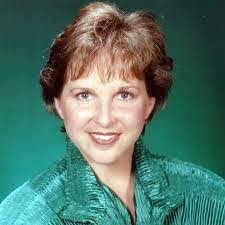 Cheryl Grinnell's Instagram, Twitter & Facebook