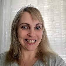 Kari Avery's Instagram, Twitter & Facebook