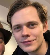 Valter skarsgård's height is 6' 2″ (1.88 m) & weight is not available now. Bill Skarsgard Height Age Girlfriend Family Biography Affair More