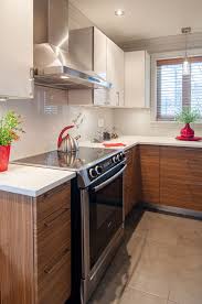 Cuisine Contemporaine Blanc Bois Comptoir Blanc Kitchen Design Mid Century Modern Kitchen Modern Kitchen
