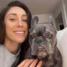 Jenny Dailey's Instagram, Twitter & Facebook