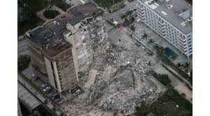 Este es un video del derrumbe en miami de un edificio residencial con vista al mar. D4vdbztkarquum