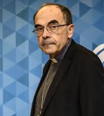 Condamné hier à six mois de prison avec sursis pour non-dénonciation de  crime Victime d'abus, il témoigne