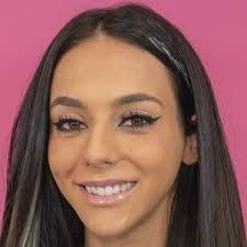 Christina Kay's Instagram, Twitter & Facebook