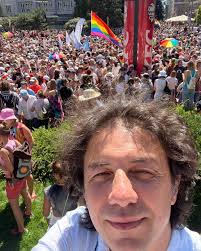 Da Budapest, con amore. Siamo qui come @eumans.eu al #Pride perché  manifestare per i diritti delle ungheresi e degli ungheresi significa  manifestare per i diritti di tutti gli europei.