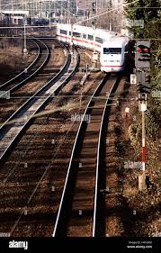 نتیجه جستجوی لغت [editorially] در گوگل