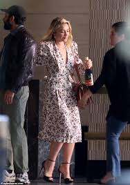Little Women S Florence Pugh Celebrates Oscar Nod With Zach Braff In 2020 Florence Pugh Celebrities Style