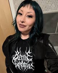 clare @sadderlizards i'm gonna tell the flowers what you did. and then  they'll tell the bees and the bees will tell the birds. good luck next time  you come to the meadow