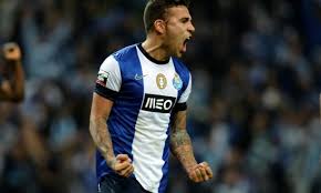 Ora como otamendi chegou ao fc porto com 23 anos, o fc porto terá direito a 0,5% da transferência de 15m€, pelo que receberá 75 mil €. Chelsea And Man City Target Open To January Move From Porto Talksport