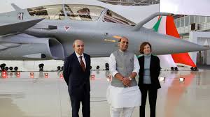 4 août 2015 ouest info laisser un commentaire. Dassault Aviation Livre A L Inde Son Premier Avion Rafale A Merignac Rt En Francais
