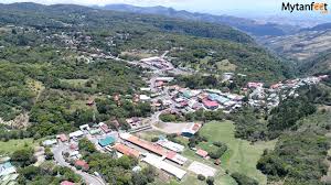 There are buses from santa elena town to both monteverde cloud forest and santa elena cloud forest. Should I Visit Monteverde Or Arenal Destination Breakdown