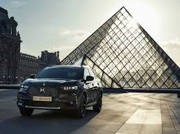 Achetez Un Ds7 Crossback Repartez Avec Des Oeuvres Du Louvre Ds7 Crossback Ds7 Louvre