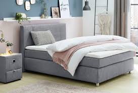 Das perfekte bett ist allerdings auch eines, das nicht nur den körper gut bettet, sondern in dem man sich einfach rundum pudelwohl fühlt. Welches Bett Bei Ruckenschmerzen Hilfreiche Tipps Baur
