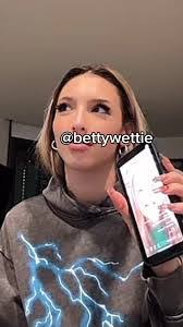 Sami Allison's Instagram, Twitter & Facebook