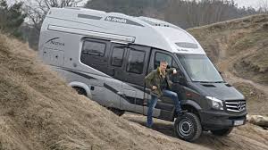 Jetzt camper in deutschland buchen das märchenschloss neuschwanstein hoch über dem alpsee | historische hafeneinfahrt von lindau am bodensee | majestätisch: Camper Mit Allrad Der Ist Ein Echter Gipfelsturmer Leben Wissen Bild De